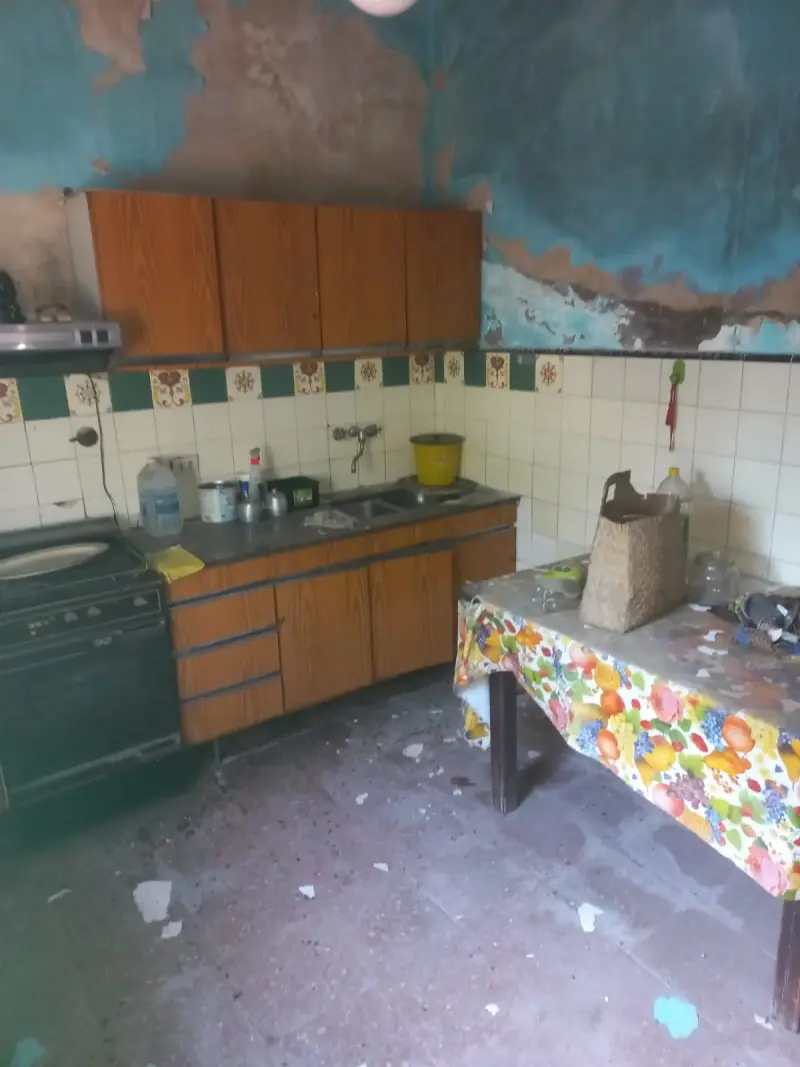 OPORTUNIDAD! Casa a reciclar. Morón Sur