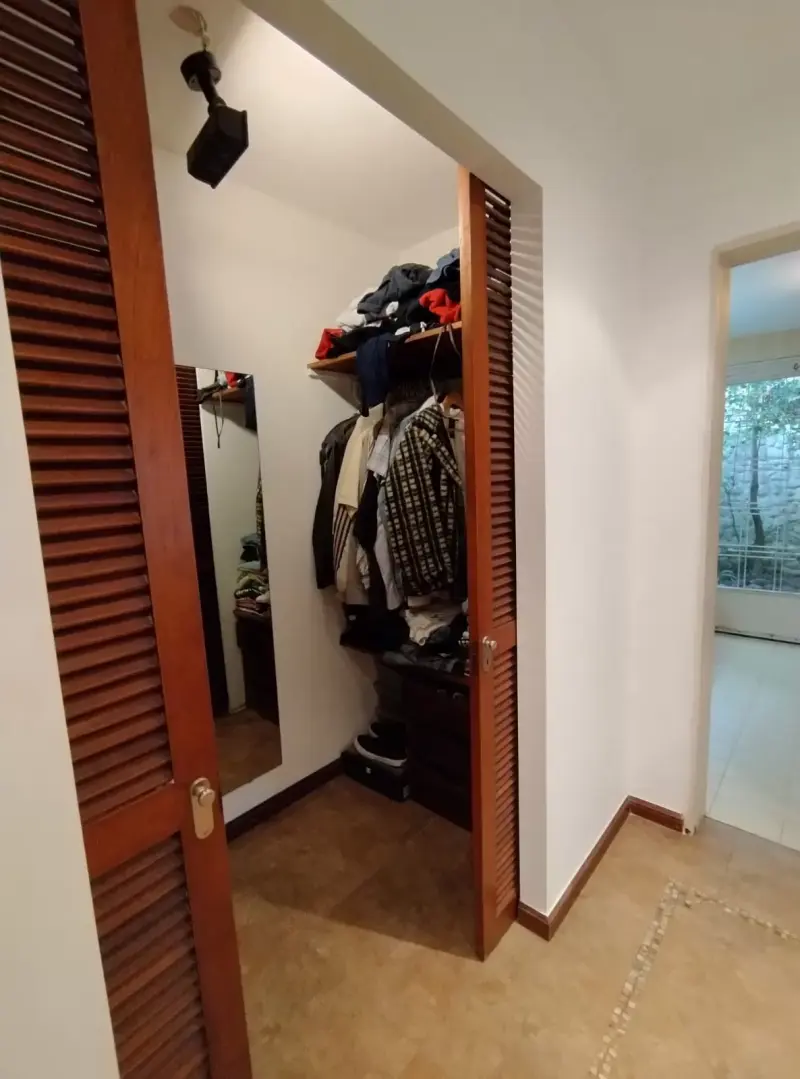 CASA ESTILO COLONIAL EN CASTELAR NORTE. OPORTUNIDAD!!!