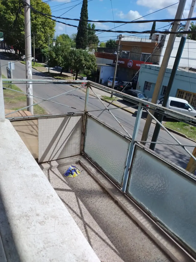 VENTA DE 2 LOCALES Y DEPARTAMENTO EN MERLO CENTRO