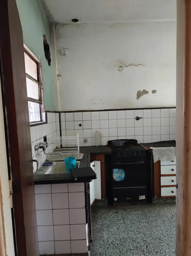 VENTA DE 2 LOCALES Y DEPARTAMENTO EN MERLO CENTRO