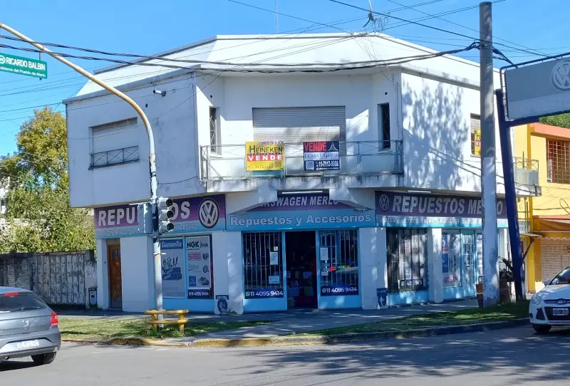 VENTA DE 2 LOCALES Y DEPARTAMENTO EN MERLO CENTRO