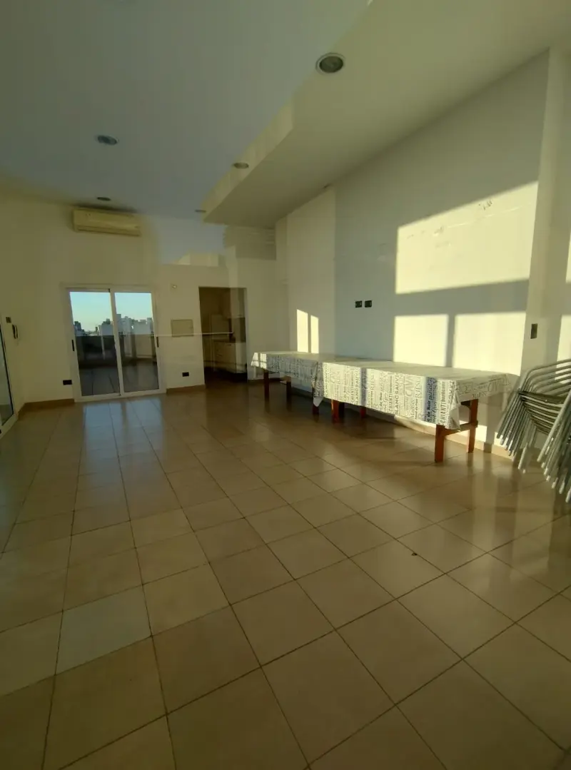 VENTA O PERMUTA. DEPTO. 2 AMBIENTES AL FRENTE. MORON SUR