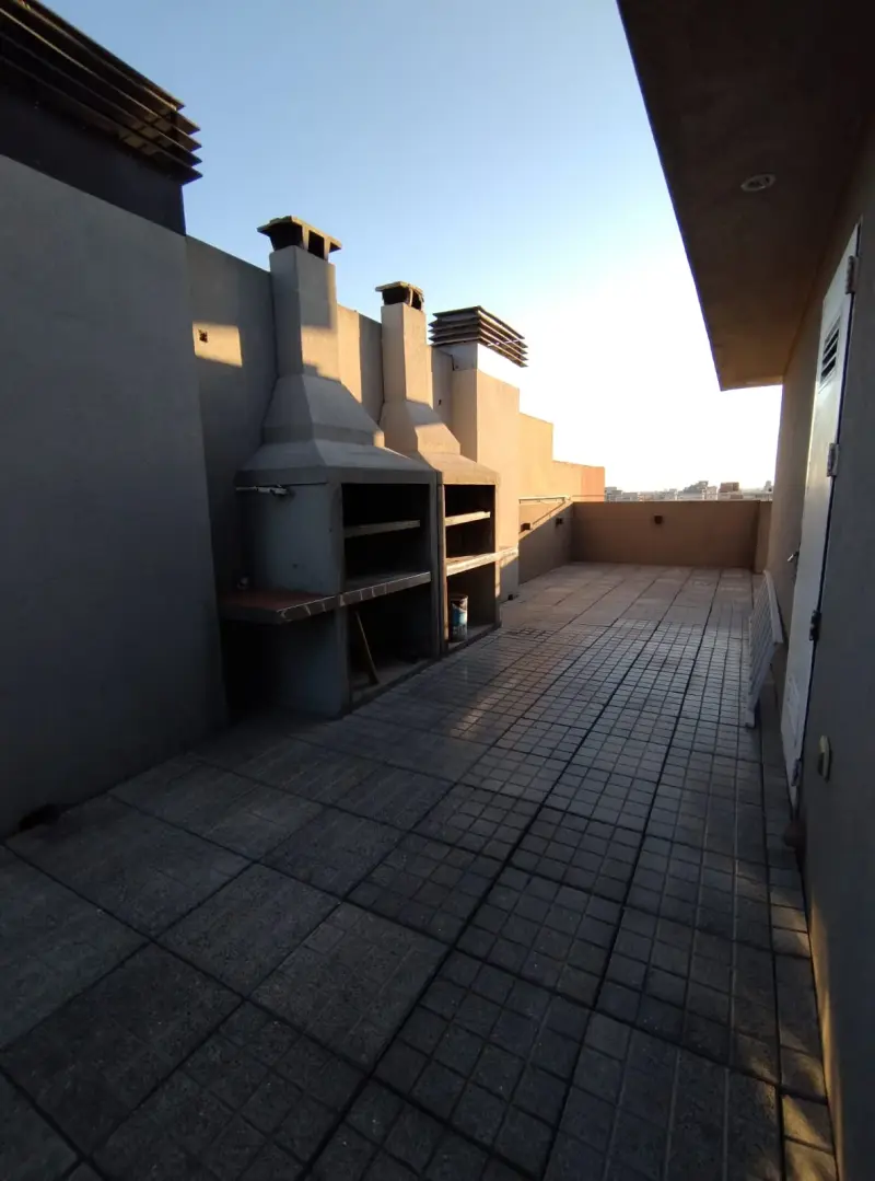 VENTA O PERMUTA. DEPTO. 2 AMBIENTES AL FRENTE. MORON SUR